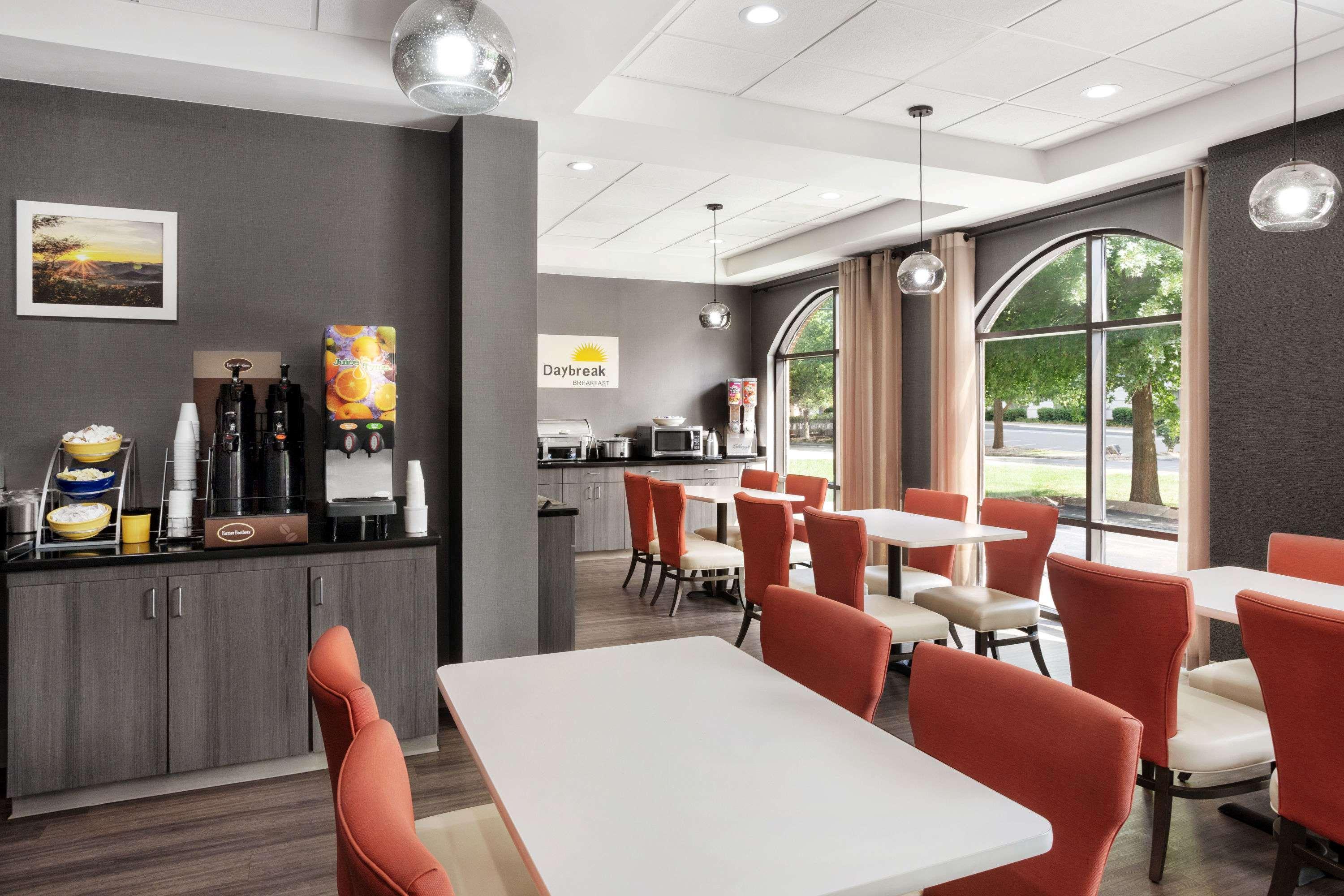 Days Inn & Suites By Wyndham Murfreesboro Εξωτερικό φωτογραφία