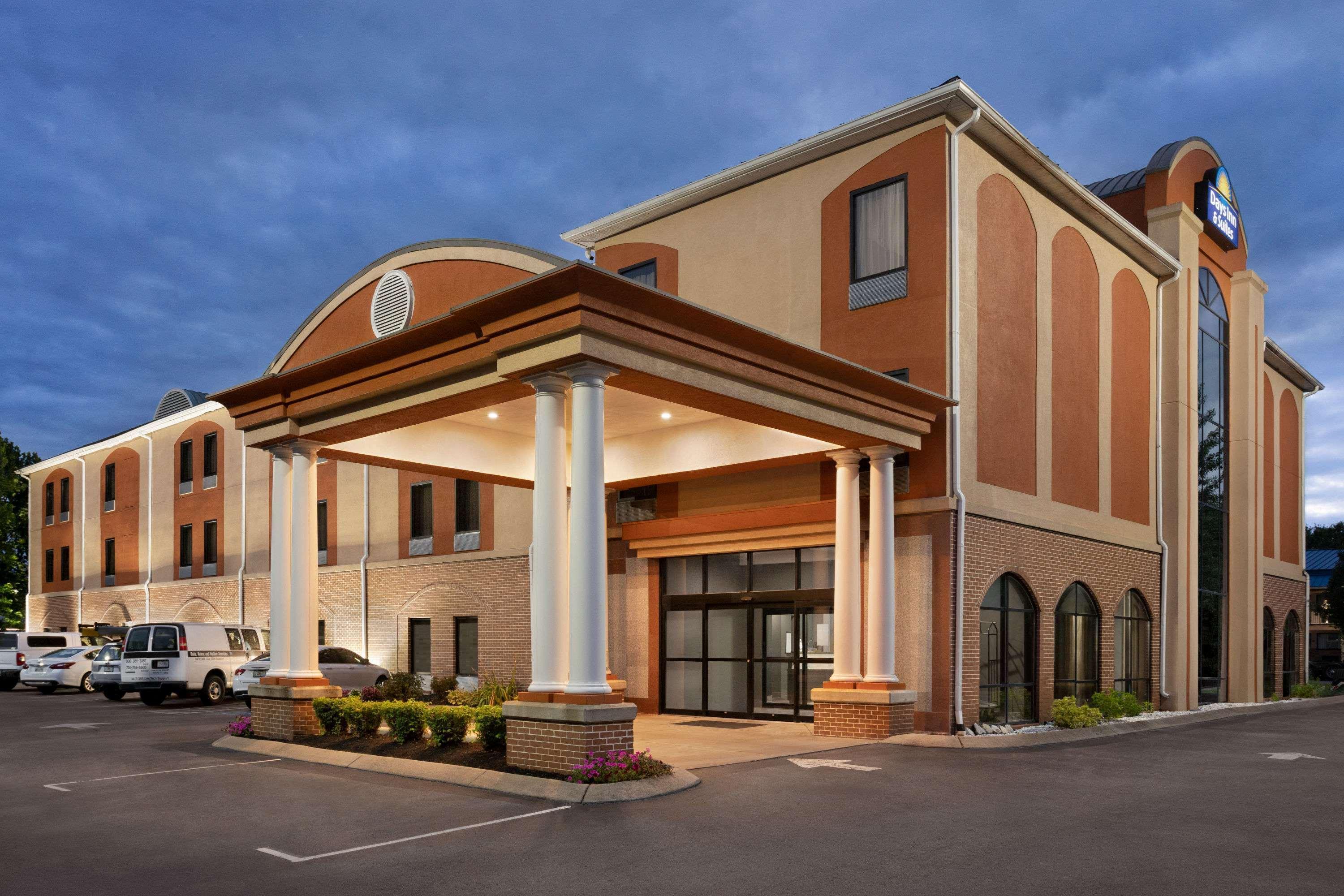Days Inn & Suites By Wyndham Murfreesboro Εξωτερικό φωτογραφία