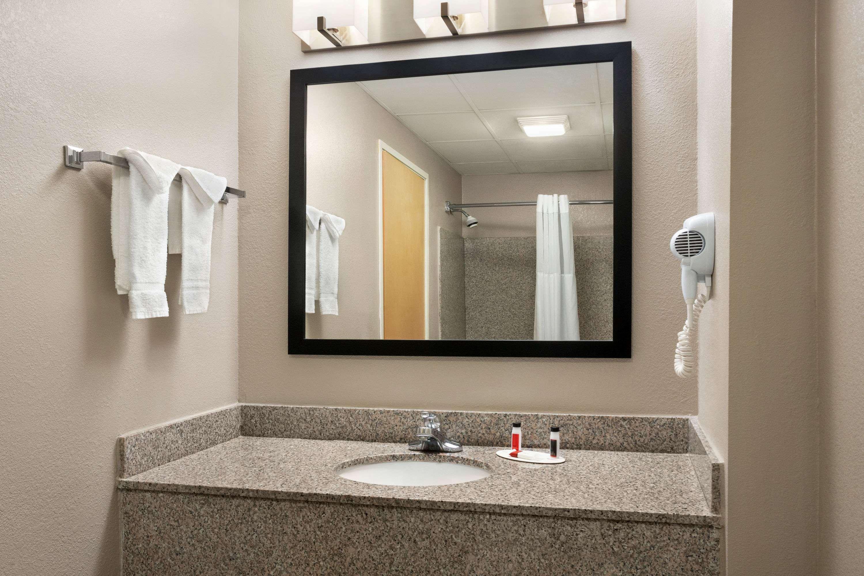 Days Inn & Suites By Wyndham Murfreesboro Εξωτερικό φωτογραφία