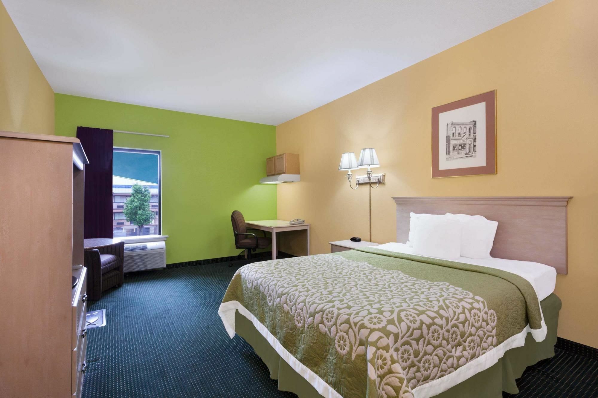 Days Inn & Suites By Wyndham Murfreesboro Εξωτερικό φωτογραφία