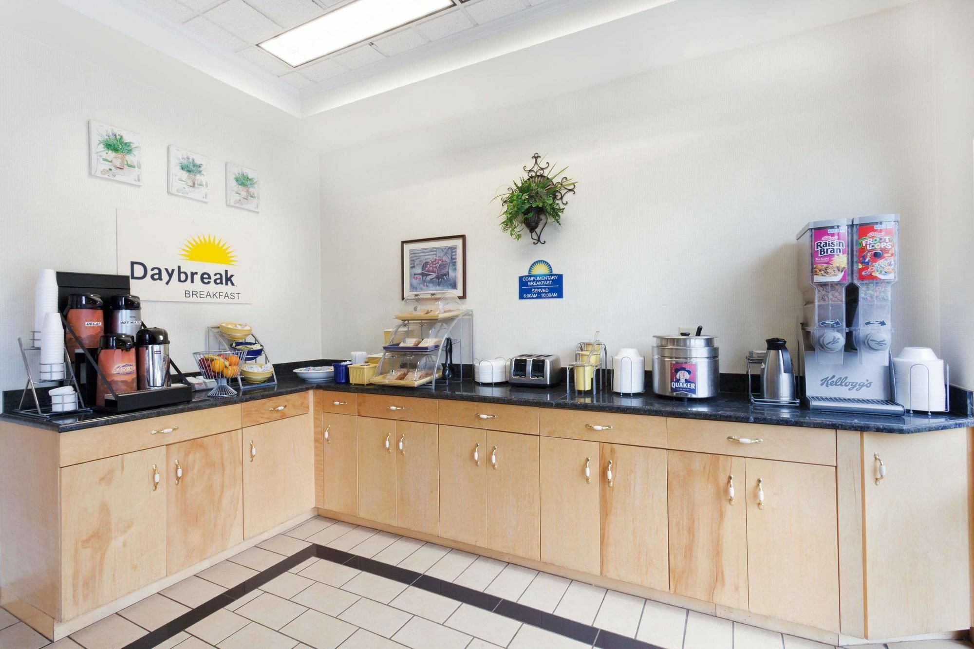 Days Inn & Suites By Wyndham Murfreesboro Εξωτερικό φωτογραφία